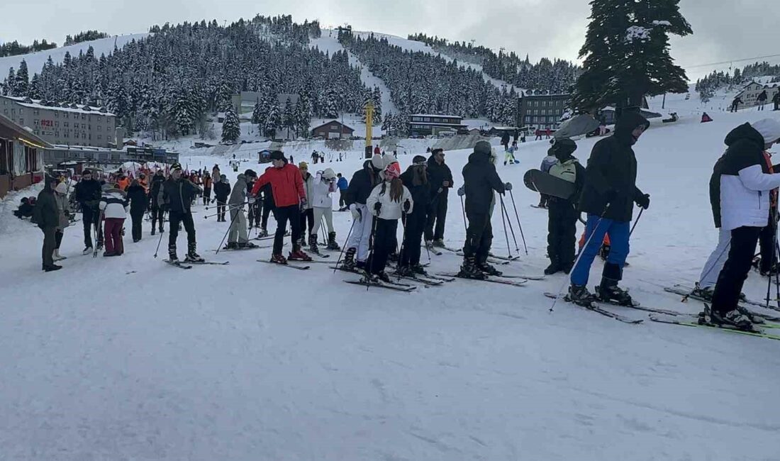 Akın akın Uludağ’a geliyorlar KIŞ TURİZMİNİN GÖZDE MEKANLARINDAN BİRİ OLAN ULUDAĞ'DA KAR YAĞIŞININ GİDEREK