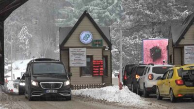 KIŞ TURİZMİNİN GÖZDE MERKEZLERİNDEN ULUDAĞ’A KENDİ ARAÇLARIYLA ÇIKANLAR, TATİL DÖNÜŞÜ