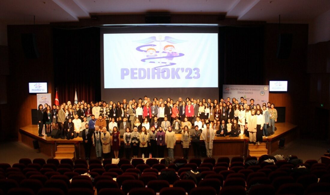 TIP FAKÜLTESİ 3. SINIF ÖĞRENCİ KONGRESİ 'PEDİHOK 23', YOĞUN BİR