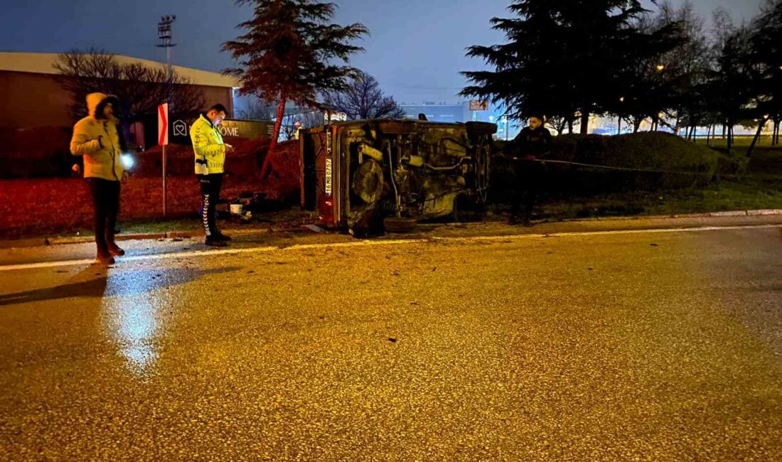 Refüje çarpan otomobil takla attı: 1 yaralı REFÜJE ÇARPAN OTOMOBİL TAKLA ATTI : 1 YARALI