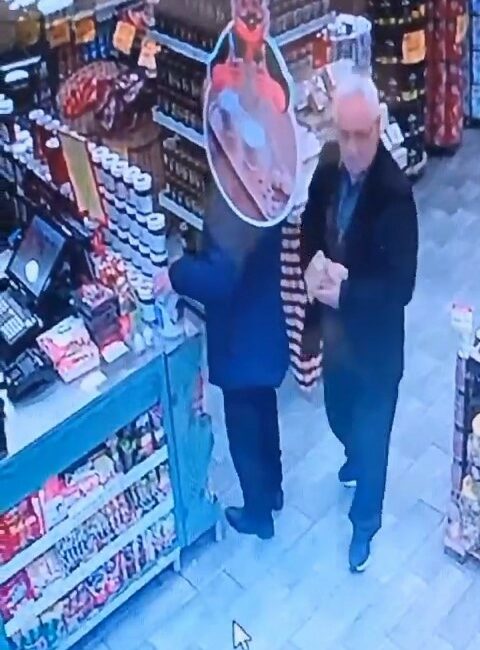 SMA hastası bebeğin bağış kumbarası çalındı BURSA'DA SMA HASTASI GÖKTUĞ BEBEK İÇİN BAĞIŞ KUMBARASI ÇALINDI. ÇALINMA