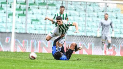 BURSASPOR SAHASINDA KARACABEY BELEDİYESPOR'A 2-1 MAĞLUP OLDU.