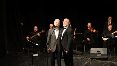 NİLÜFER BELEDİYESİ TÜRK HALK MÜZİĞİ KOROSU, YENİ YIL KONSERİNDE İZLEYENLERİ