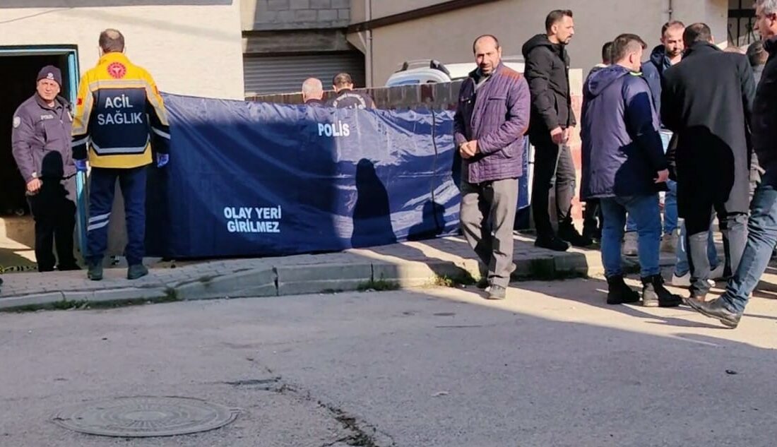 BURSA'NIN İNEGÖL İLÇESİNDE 22 YAŞINDAKİ BİR GENÇ BAŞINDAN VURULMUŞ ÖLÜ