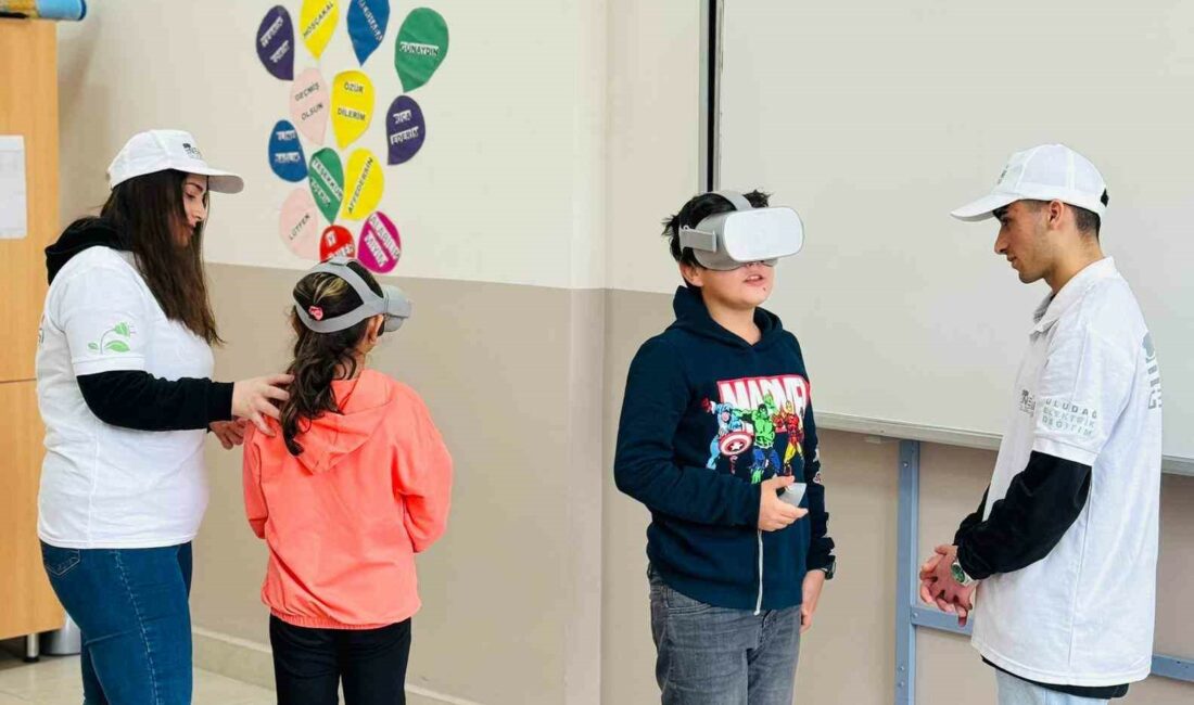 UEDAŞ ile enerji tasarrufu farkındalığı küçük yaşlarda başlıyor UEDAŞ, “ENERJİNİ GELECEĞE TAŞI” PROJESİ ÇERÇEVESİNDE ÖĞRENCİLERE VR TEKNOLOJİSİ DESTEKLİ
