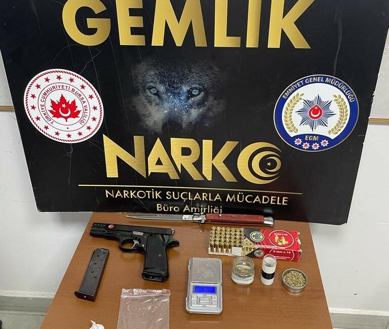 BURSA'NIN GEMLİK İLÇESİNDE UYUŞTURUCU TİCARETİ YAPTIĞI TESPİT EDİLEN KİŞİ, TUTUKLANDI.