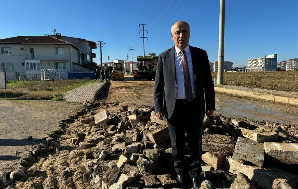 BURSA’NIN YENİŞEHİR İLÇESİNE BAĞLI BİRÇOK NOKTADA ASFALTLAMA VE PARKE TAŞI