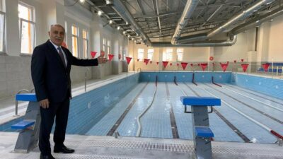 YENİŞEHİR İLÇESİNE YARI AÇIK HAVUZDAN SONRA ISITMALI OLARAK YAPILAN KAPALI