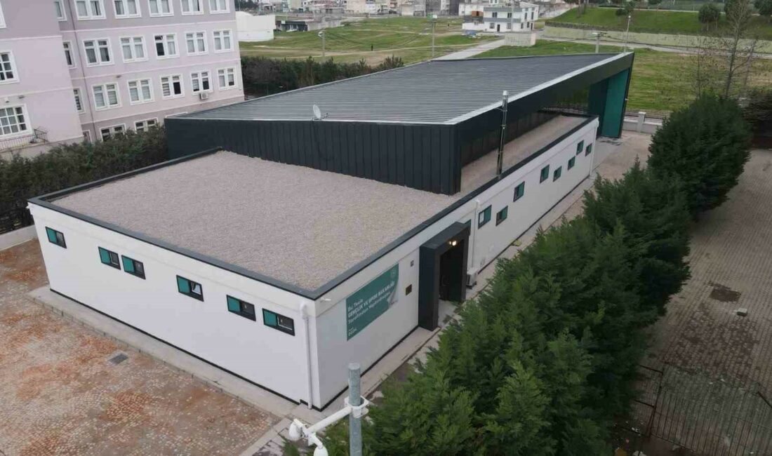 Yıldırım’a iki yeni spor salonu YILDIRIM BELEDİYESİ’NİN ÇINARÖNÜ VE SAKARYA MAHALLESİ’NDE İNŞAAT ÇALIŞMALARI TAMAMLANMA AŞMASINA