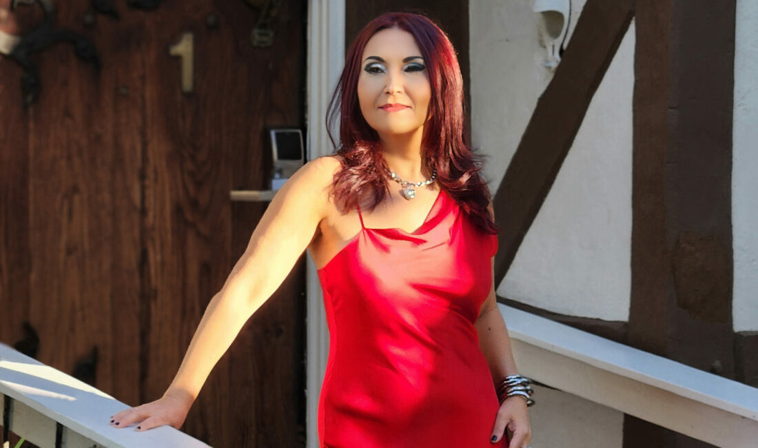 2001 yılında çıkardığı “Susuzluğun Geçti mi?” isimli ilk albümü ile