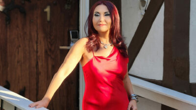 2001 yılında çıkardığı “Susuzluğun Geçti mi?” isimli ilk albümü ile