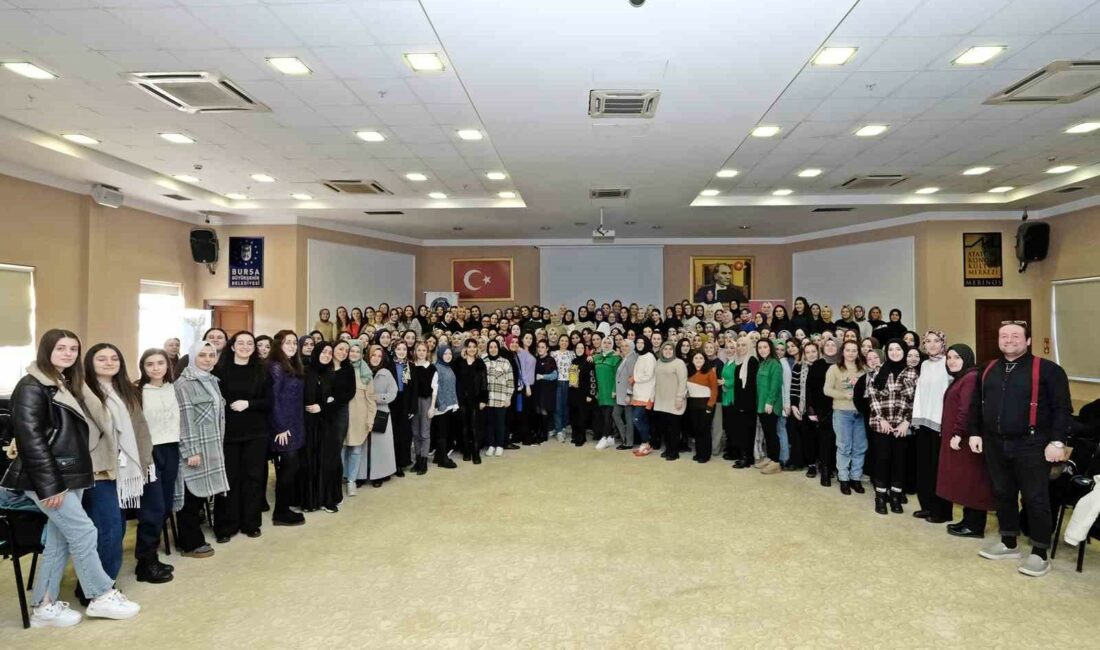 Bursa Büyükşehir Belediyesi’ne bağlı Ana Kucağı Eğitim Merkezlerinde görev yapan