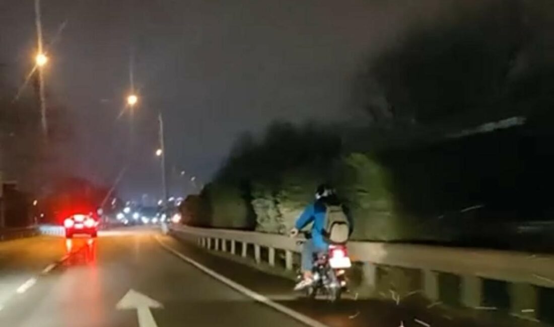 Arıza yapan motosikletle kilometrelerce seyir etti BURSA’DA ARIZA YAPAN MOTOSİKLETİYLE SEYİR EDEN SÜRÜCÜ YÜREKLERİ AĞZA GETİRDİ.