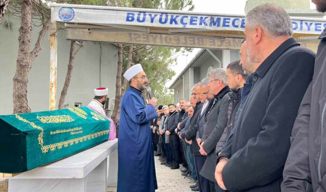 Bursa Müftüsü Yavuz Selim Karabayır, vefat eden annesi Sırrıya Karabayır'ın