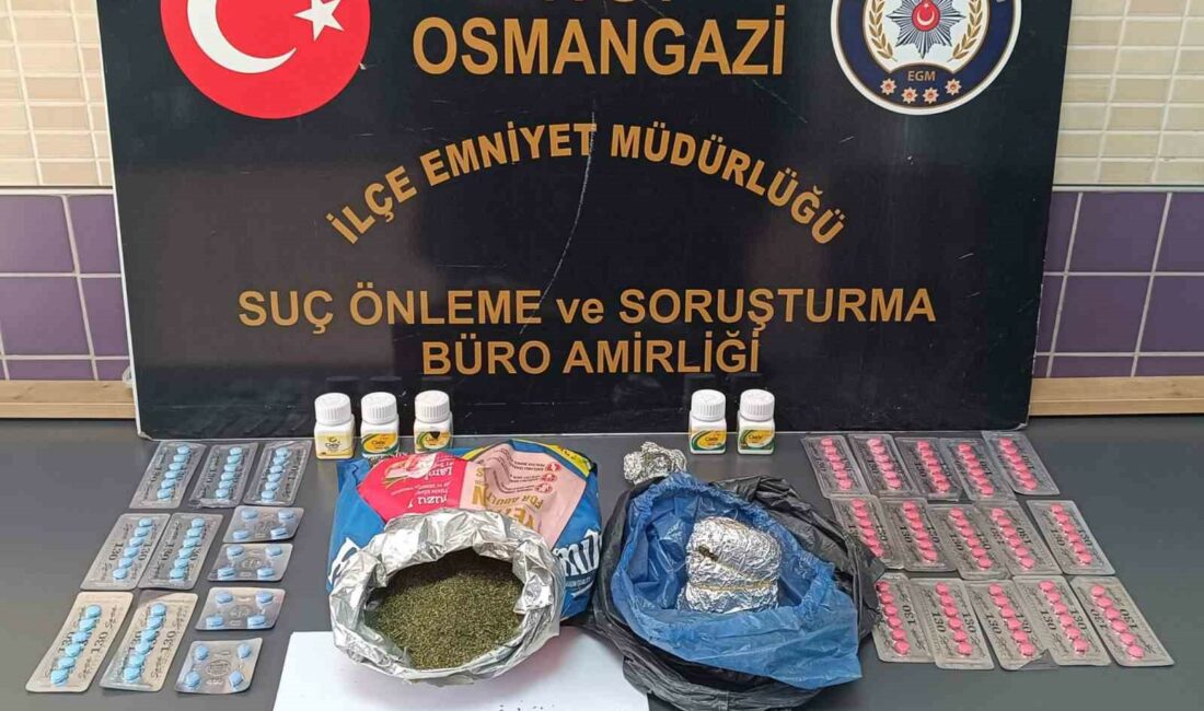 Bursa’da uyuşturucu ve cinsel hap operasyonu Bursa'nın Osmangazi ilçesinde gerçekleştirilen operasyonda 1 kilo 646 gram esrar