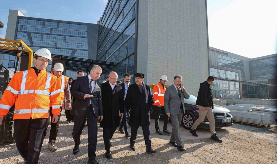 Bursa Valisi Mahmut Demirtaş Ali Osman Sönmez Çekirge Devlet Hastanesinde incelemelerde bulundu BURSA VALİSİ MAHMUT DEMİRTAŞ ALİ OSMAN SÖNMEZ ÇEKİRGE DEVLET HASTANESİNDE