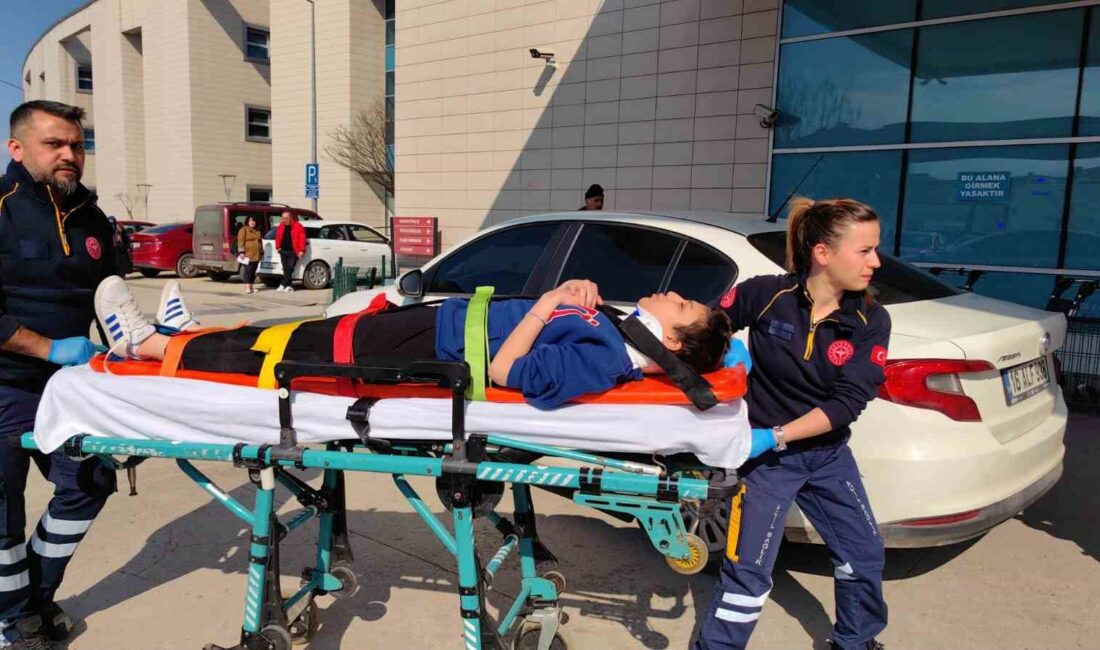 Bursa’da trafik kazasında 5 kişi yaralandı Bursa'nın İnegöl ilçesinde meydana trafik kazasında 5 kişi yaralandı.