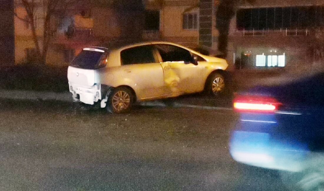 Bursa’da trafik kazası OTOMOBİL SÜRÜCÜSÜNÜN DİREKSİYON HAKİMİYETİNİ KAYBETMESİYLE METRELERCE SÜRÜKLENEN ARAÇ, REFÜJDE BULUNAN