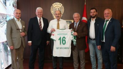 BURSASPOR YÖNETİMİ, BURSA İL EMNİYET MÜDÜRÜ DR. SABİT AKIN ZAİMOĞLU’NU