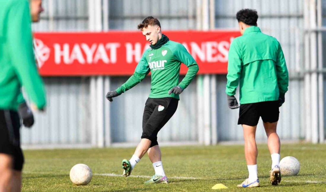 Bursaspor’da Altınordu maçına hazır TFF 2. Lig ekiplerinden Bursaspor, deplasmanda karşılaşacağı Altınordu maçının hazırlıklarını