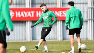 TFF 2. Lig ekiplerinden Bursaspor, deplasmanda karşılaşacağı Altınordu maçının hazırlıklarını