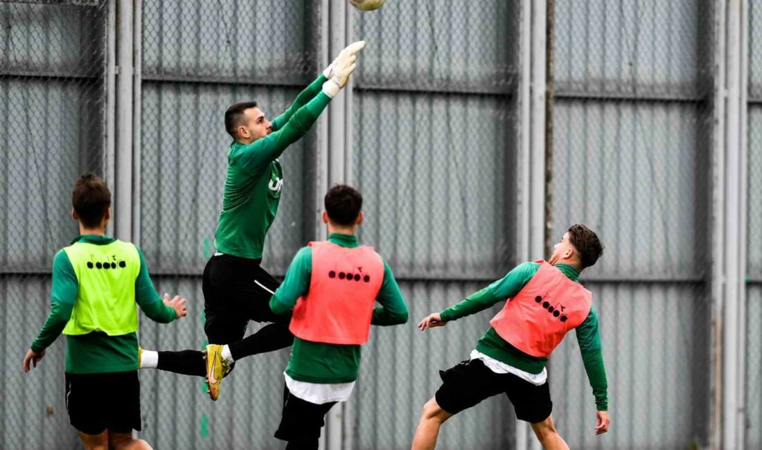 Bursaspor’da Ankara Demirspor maçı hazırlıkları başladı BURSASPOR'DA ANKARA DEMİRSPOR MAÇI HAZIRLIKLARI BAŞLADI.