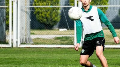 BURSASPOR EVİNDE KARŞILAŞACAĞI BUCASPOR 1928 MAÇININ HAZIRLIKLARINI YAPTIĞI ANTRENMANLA SÜRDÜRDÜ.