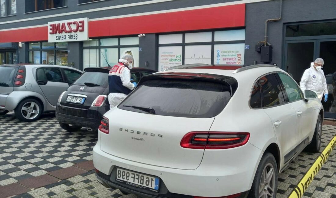 Bursa’da bir kişi otomobilinde ölü bulundu Bursa'nın Mudanya ilçesinde bir kişi, otomobilinin içinde ölü bulundu.