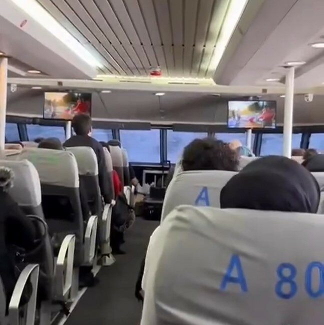 Deniz otobüsünde korku dolu anlar kamerada İSTANBUL-BURSA ARASI ULAŞIMI SAĞLAYAN DENİZ OTOBÜSÜ, ŞİDDETLİ RÜZGAR SONRASI ÇIKAN