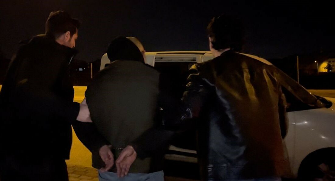 ‘Dur’ ihtarına uymadı, kaza yaparak yakalandı ‘DUR’ İHTARINA UYMADI, KAZA YAPARAK YAKALANDI