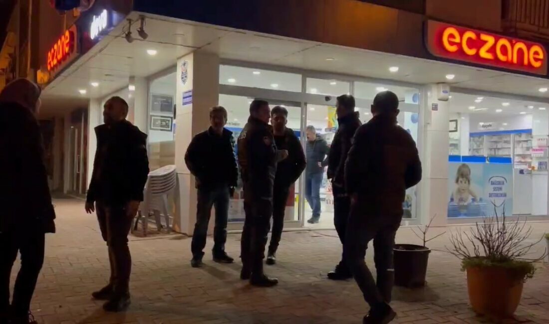 Bursa’da eczaneden zorla ilaç almaya çalışan kişi tutuklandı Bursa’nın İnegöl ilçesinde, eczaneden zorla yeşil reçeteli ilaç almaya çalışan