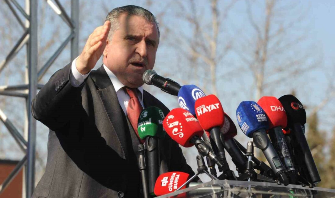 Gençlik ve Spor Bakanı Osman Aşkın Bak ailelere seslendi: “Çocuklarınızı alıp bu tesislere getirin” GENÇLİK VE SPOR BAKANI OSMAN AŞKIN BAK, YAPIMI TAMAMLANAN VAKIF