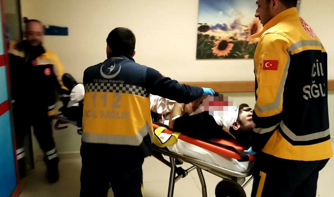 Bursa’da karakol çıkışı kavgaya tutuştular: 2 yaralı Bursa'nın İnegöl ilçesinde, kavga edip karakolda ifade veren 2 şüpheli