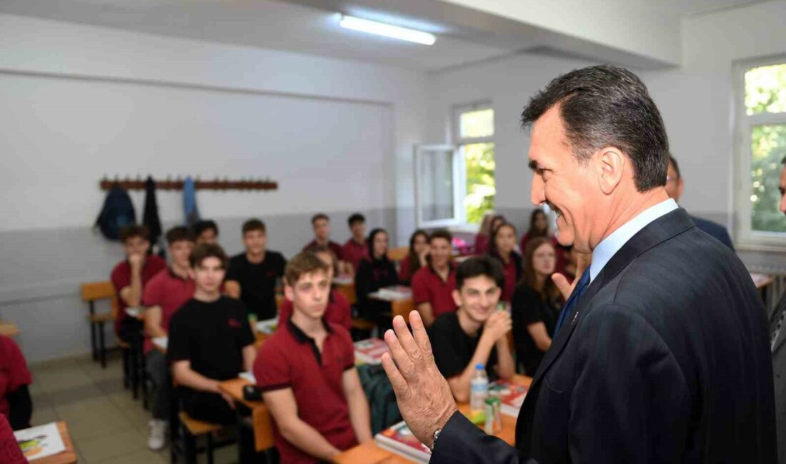 Osmangazi’den emekliye, kadınlara ve öğrencilere tam destek OSMANGAZİ BELEDİYE BAŞKANI MUSTAFA DÜNDAR, DEVAM EDEN MEVCUT DESTEKLERİN, EMEKLİLERE