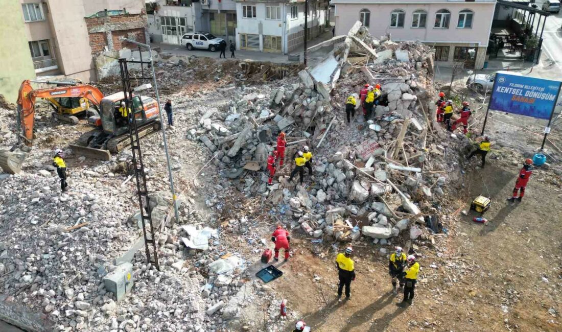 (Özel) Bursa’da nefes kesen deprem tatbikatı… BURSA’DA YILDIRIM BELEDİYESİ TARAFINDAN YIKIMI DEVAM EDEN KENTSEL DÖNÜŞÜM ALANINDA