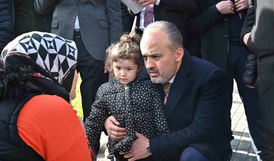 Bursa Büyükşehir Belediyesi, Osmangazi ilçesinde bulunan Teoman Özalp Parkı’nı yeniledi.