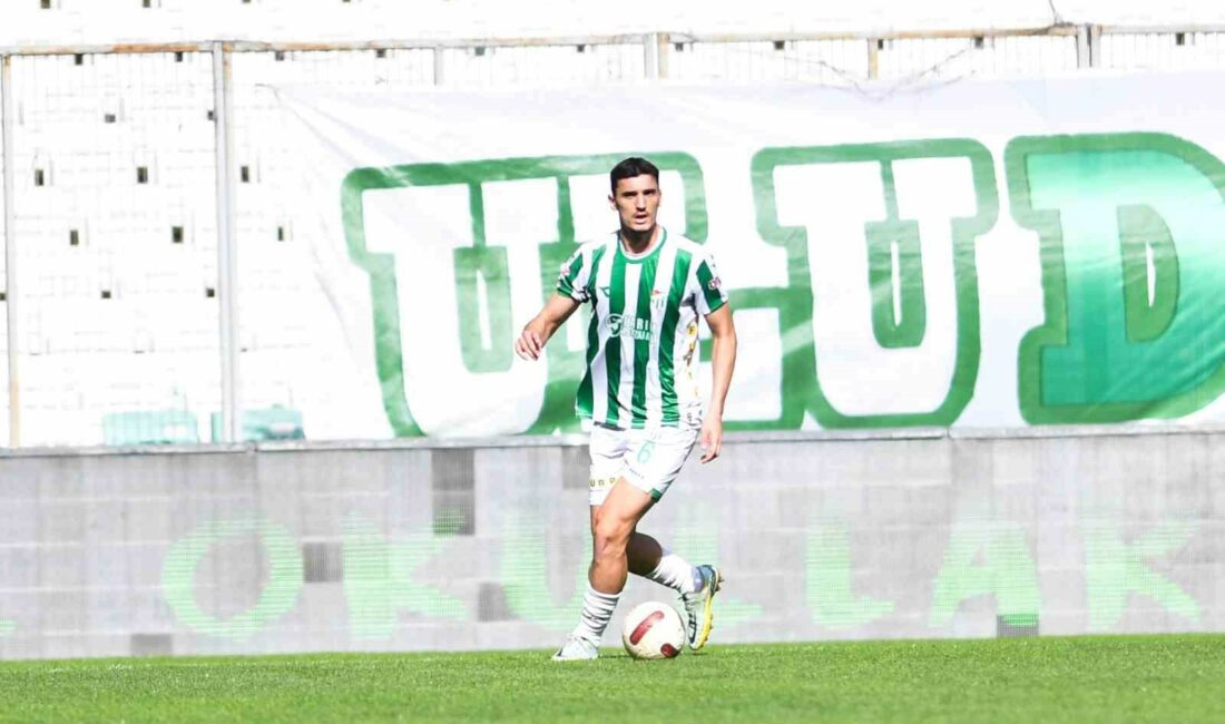TFF 2. Lig: Bursaspor: 1 – Beyoğlu Yeni Çarşı: 1 BURSASPOR SAHASINDA BEYOĞLU YENİ ÇARŞI İLE 1-1 BERABERE KALDI.
