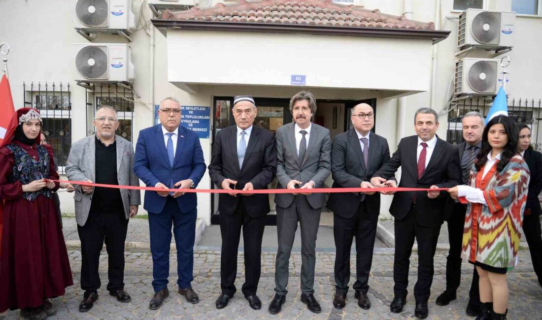 Bursa’da Özbek Dili ve Kültürü Merkezi açıldı Türkiye'de ilk kez Bursa'da Özbek Dili ve Kültürü Merkezi faliyete