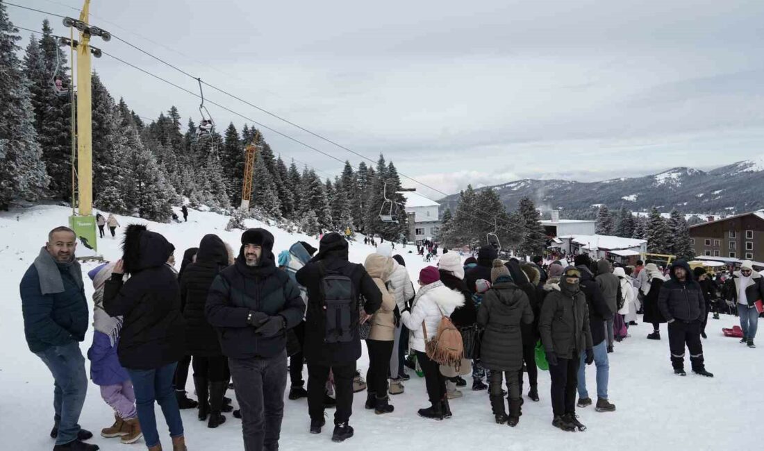 Uludağ’da geç gelen kar yüzleri güldürdü KIŞ TURİZMİNİN GÖZDE MERKEZLERİNDEN ULUDAĞ’DA GEÇ KALAN KAR TATİLCİLERİN YÜZÜNÜ