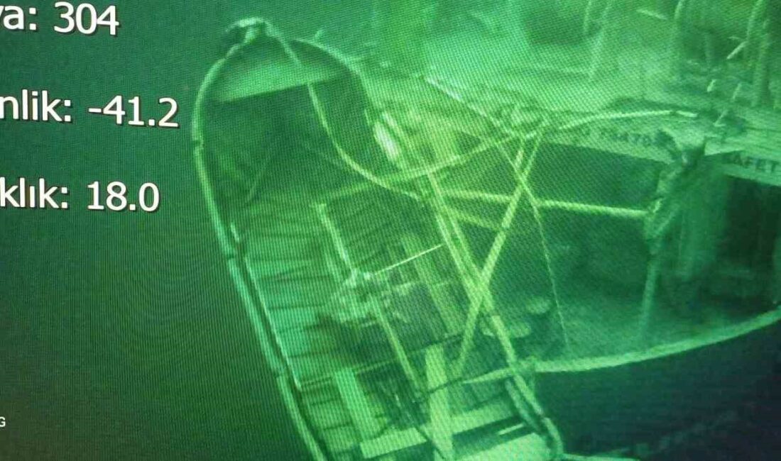 Bursa’da batan geminin kayıp mürettebatı İHA ile aranıyor Bursa'nın Karacabey ilçesi açıklarında batan geminin kayıp mürettebatı için bölgede