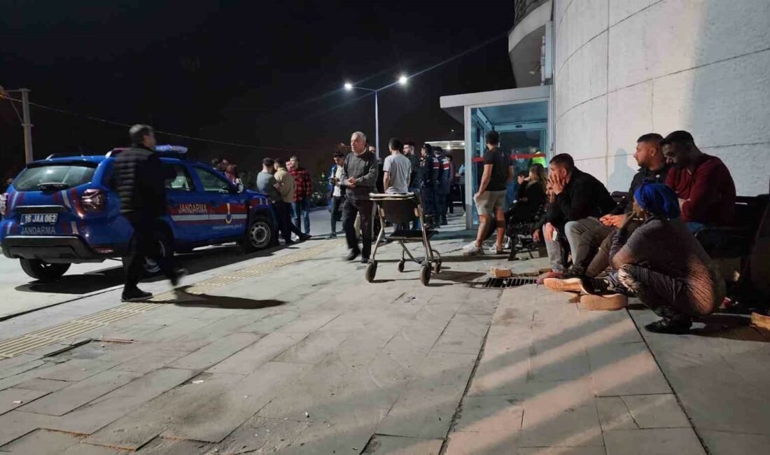 1 kişinin öldüğü 2 kişinin yaralandığı olayda, 3 şüpheli yakalandı BURSA'DA SEÇİMDEN BİR ÖNCEKİ GECE MHP'Lİ GENCİN ÖLDÜRÜLDÜĞÜ OLAYLA İLGİLİ