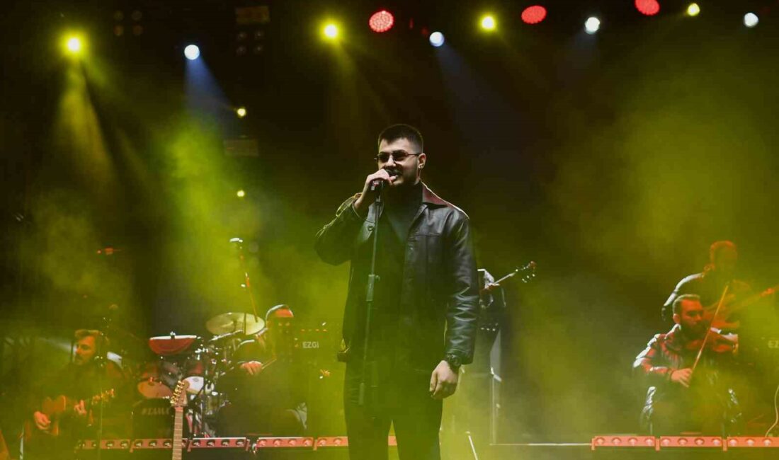 80 bin kişi Semicenk’i askere uğurladı BURSA’NIN YENİ BULUŞMA NOKTASI OLAN OSMANGAZİ MEYDANI SON DÖNEMİN EN