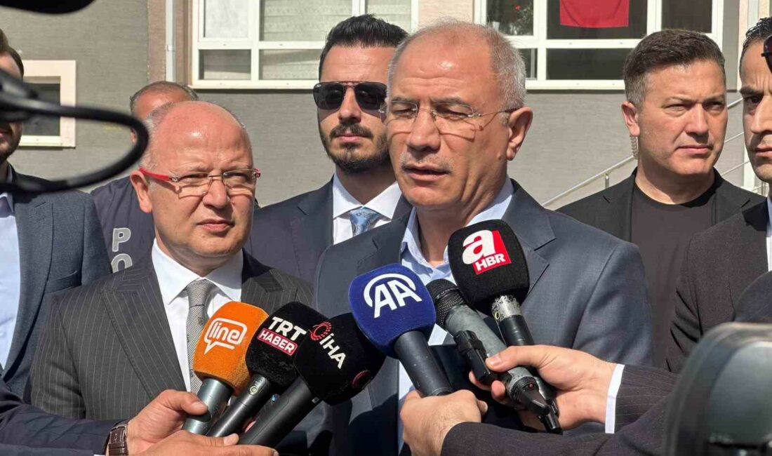 AK Parti Genel Başkan Vekili Efkan Ala ve İl Başkanı Gürkan oyunu kullandı AK PARTİ BURSA İL BAŞKANI DAVUT GÜRKAN VE AK PARTİ