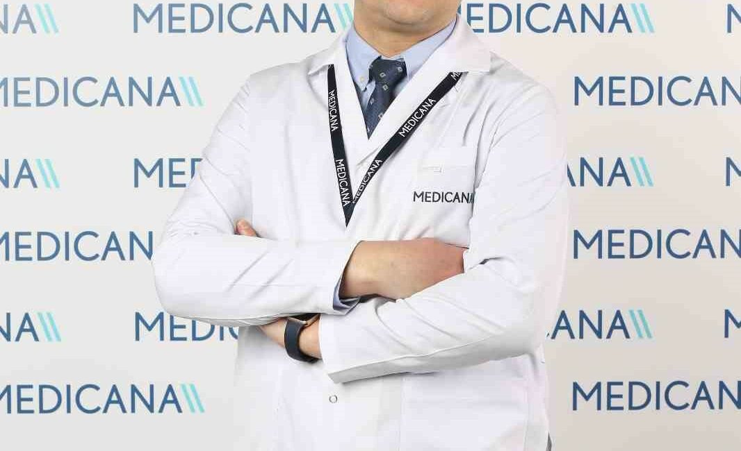 Baş ve boyun kanserleri daha erken belirti veriyor KULAK BURUN BOĞAZ BAŞ BOYUN CERRAHİSİ UZMANI PROF. DR. FİKRET