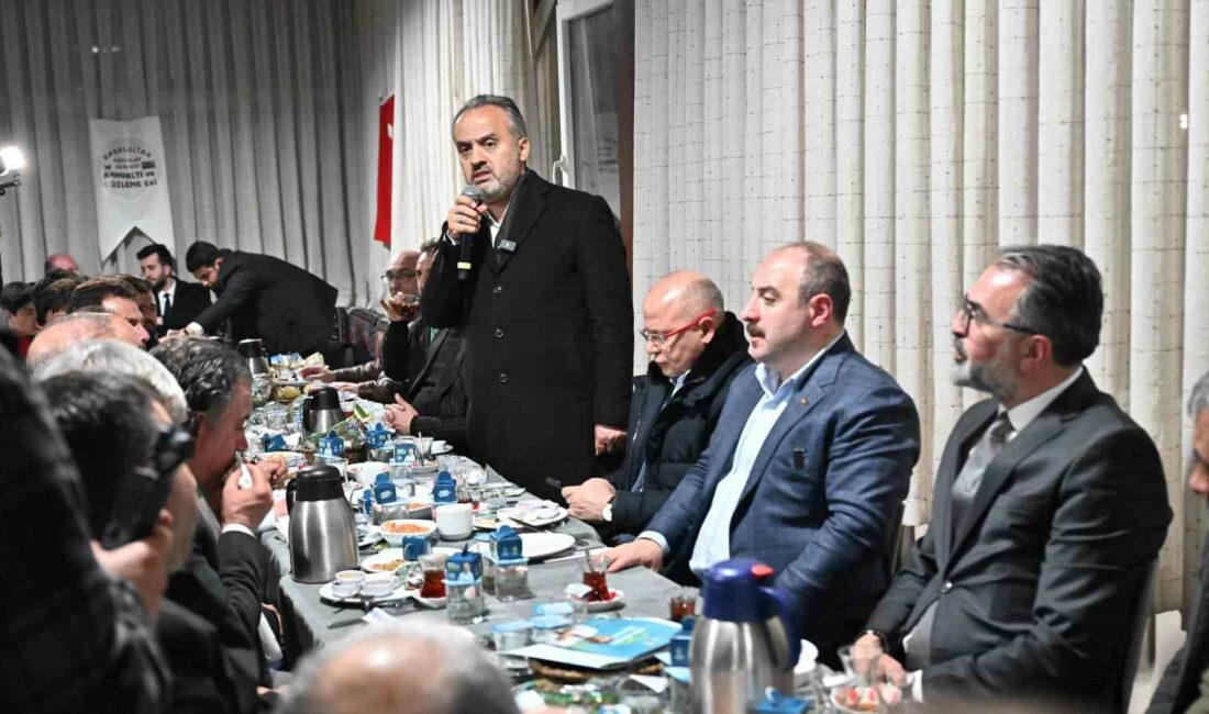 BURSA BÜYÜKŞEHİR BELEDİYE BAŞKANI ALİNUR AKTAŞ, RAMAZANIN İLK TERAVİH NAMAZINI