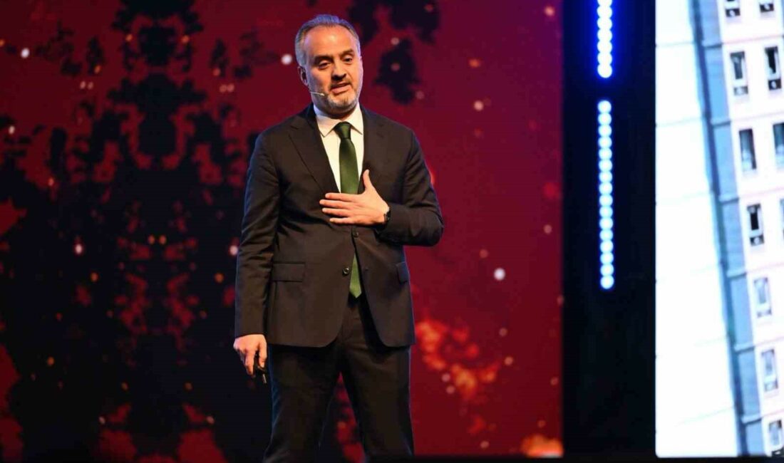 Alinur Aktaş’tan düğün salonu müjdesi Bursa Büyükşehir Belediye Başkanı Alinur Aktaş, yeni evlenecek çiftlere düğün