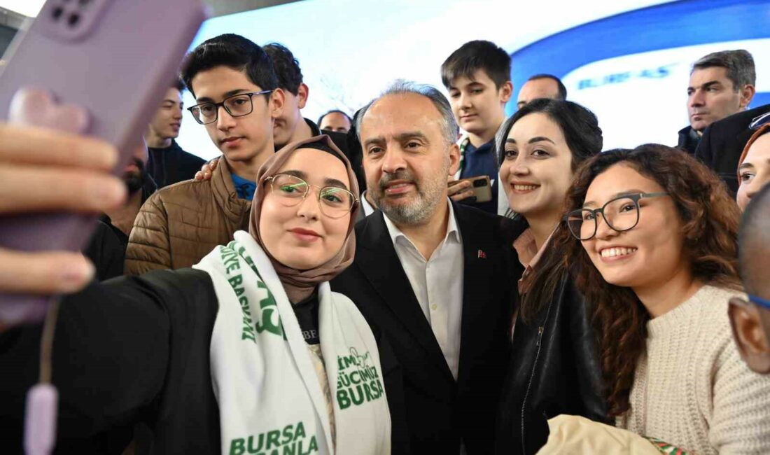Bursa Büyükşehir Belediye Başkanı Alinur Aktaş, kentte yaşayan gençler için