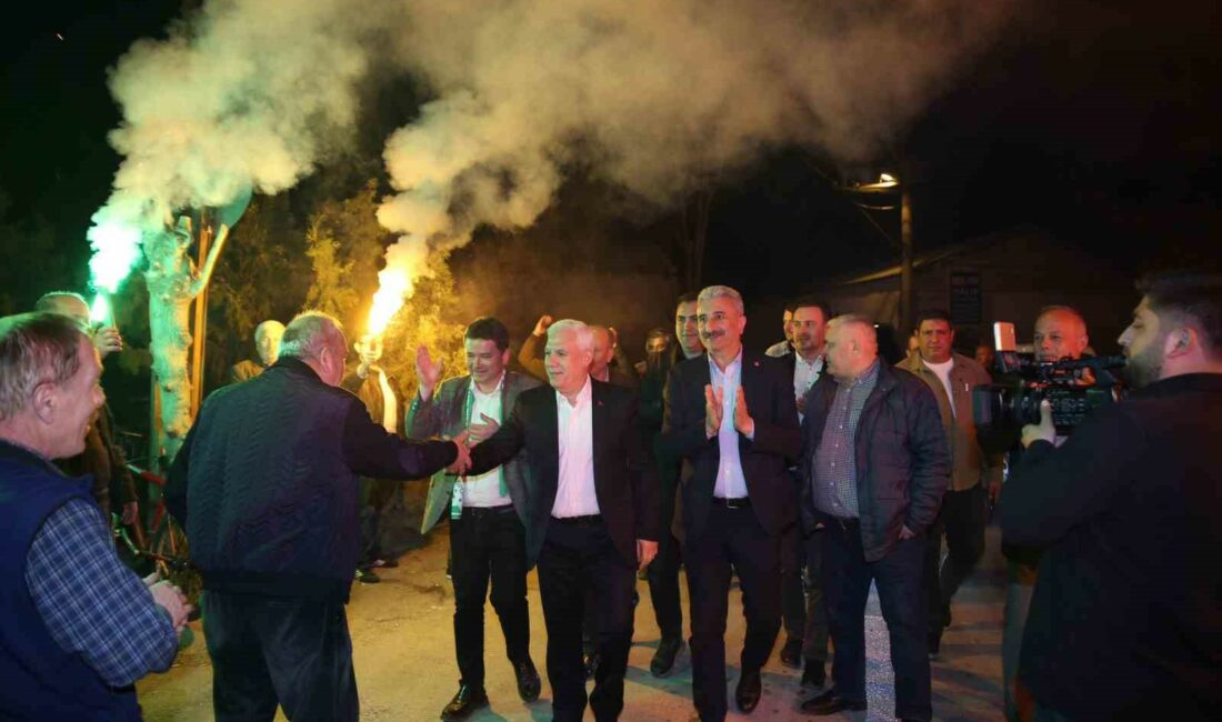 Bozbey: “Yorulmak yok, asıl şimdi başlıyoruz” BURSA BÜYÜKŞEHİR BELEDİYE BAŞKAN ADAYI MUSTAFA BOZBEY, GÜNDE 10 DURAK