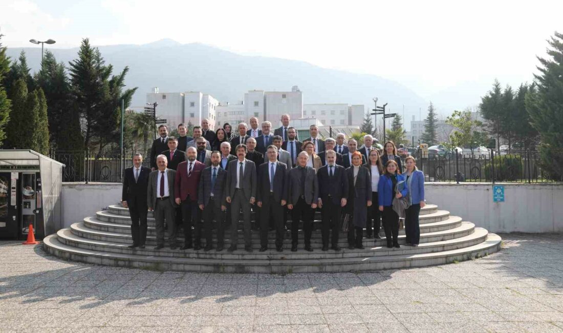 BTÜ ve BUÜ şehir için üretecek BİR İLKİ GERÇEKLEŞTİREREK ORTAK SENATO TOPLANTISINDA BULUŞAN BURSA TEKNİK ÜNİVERSİTESİ