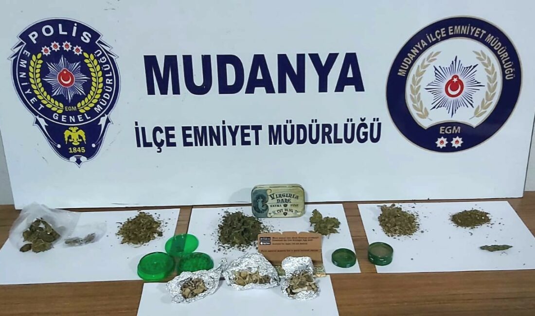 Bursa’nın Mudanya ilçesinde uyuşturucu tacirlerine yönelik yapılan ‘Sihirli Mantar’ operasyonunda